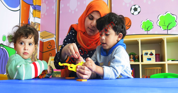 مشروع التمكين الاقتصادي يطلق تدريب مهني لحاضنات الأطفال بالأردن