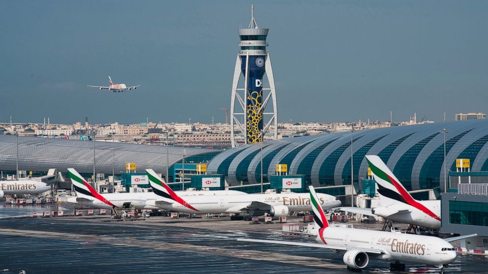 مطارات دبي تعلن عن فرص وظيفية شاغرة