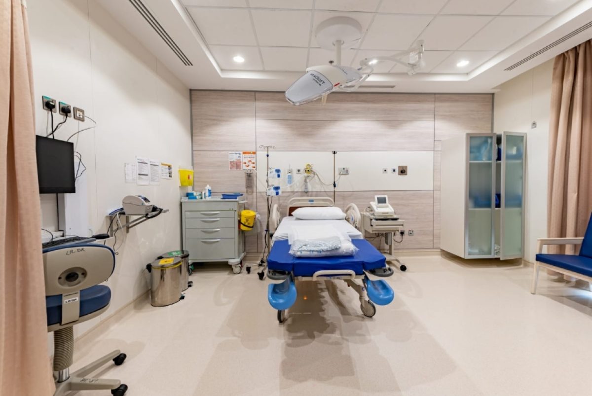 المستشفى التخصصي في عمان يعلن حاجته لممرضين وممرضات