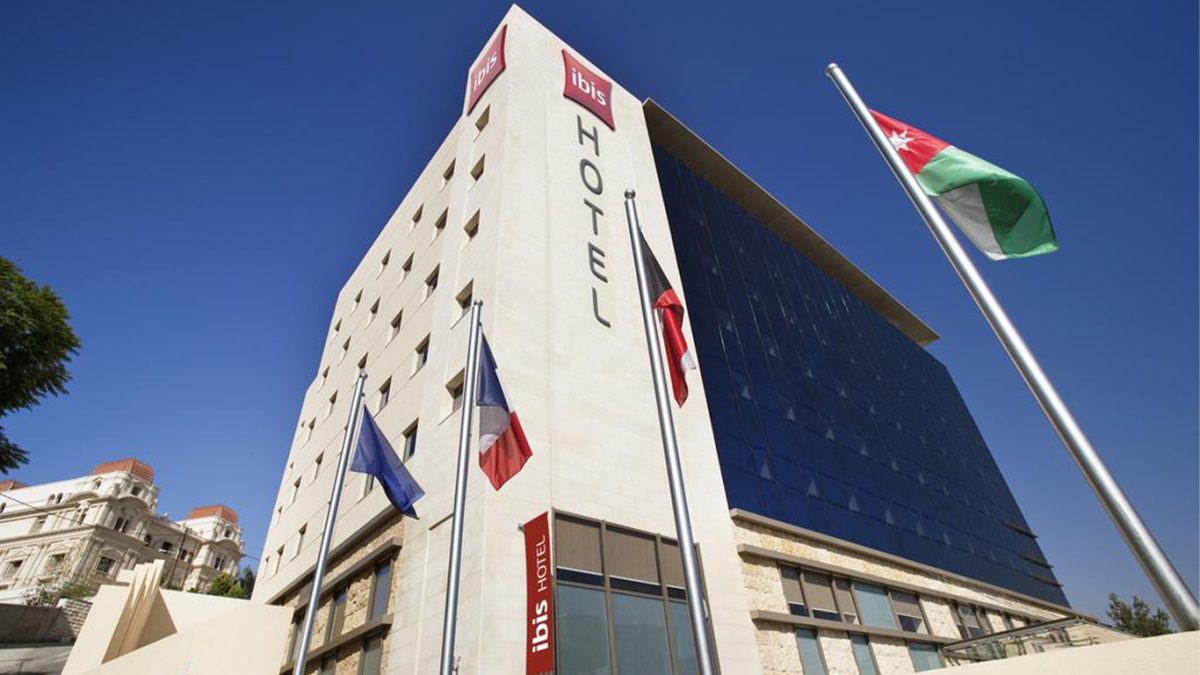 فندق 4 نجوم في عمان يعلن حاجته لموظفين