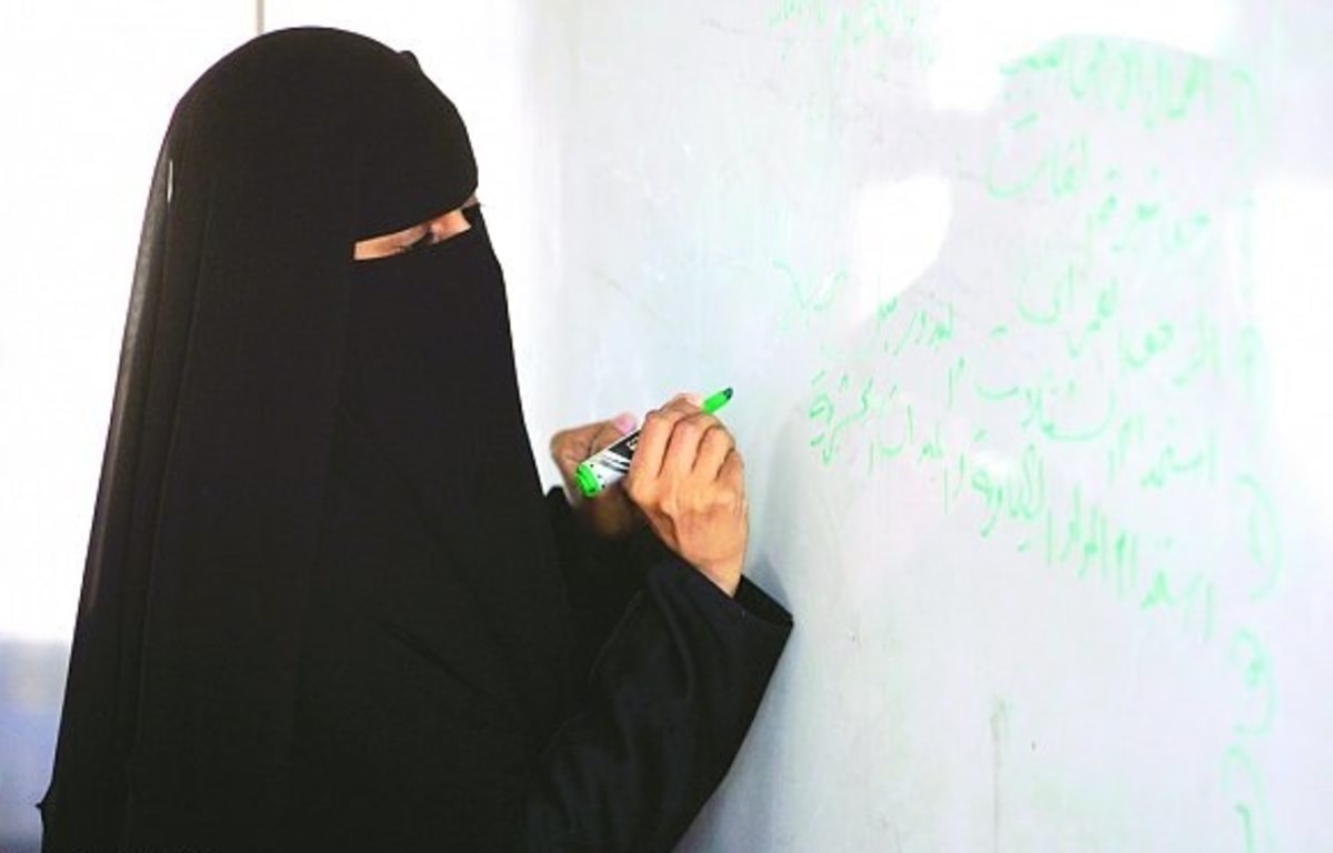 مركز اللؤلؤ القرآني يعلن حاجتها لكادر معلمات ومساعدة مديرة