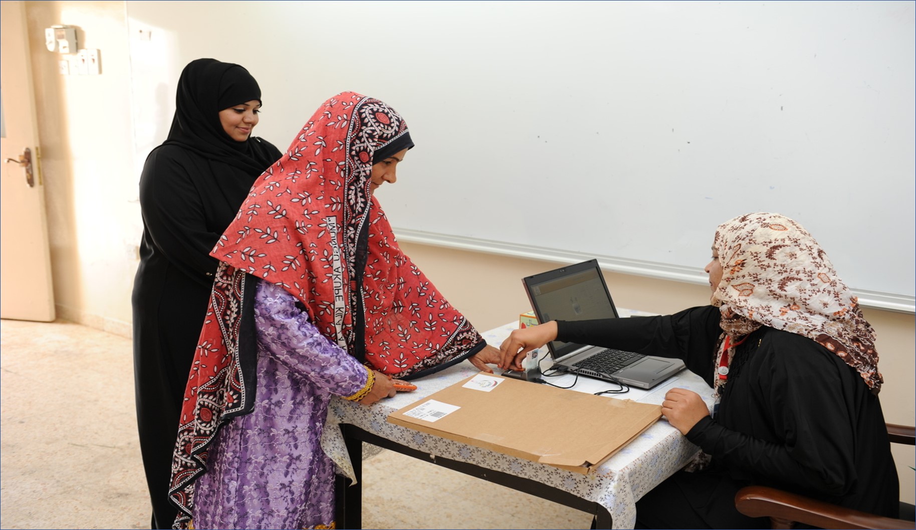 مطلوب موظفات عمانيين للعمل داخل سلطنة عمان
