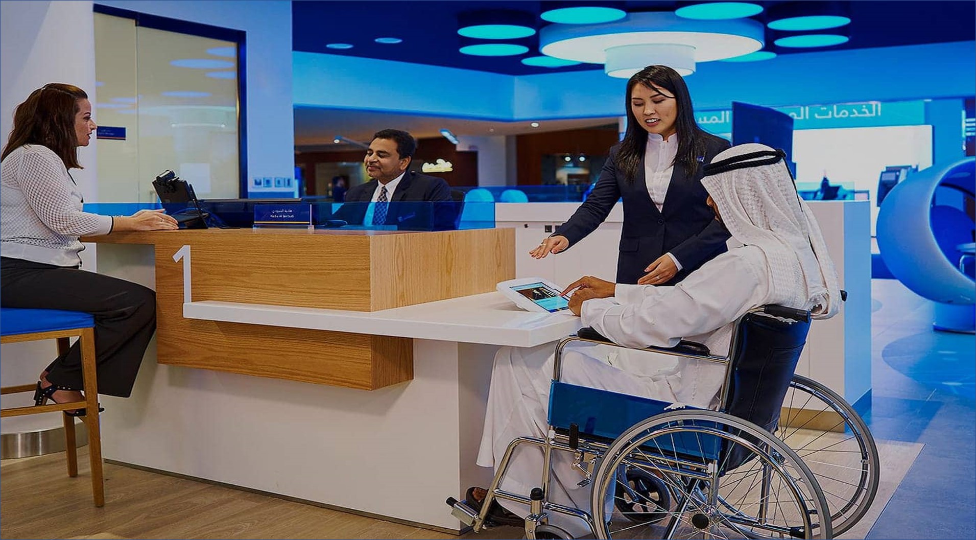بنك الإمارات دبي الوطني يعلن عن فرص عمل للرجال والنساء