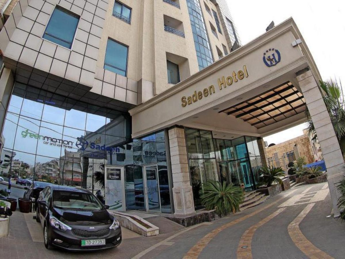 فندق سدين عمان يعلن حاجتها لموظفين استقبال ومضيفة