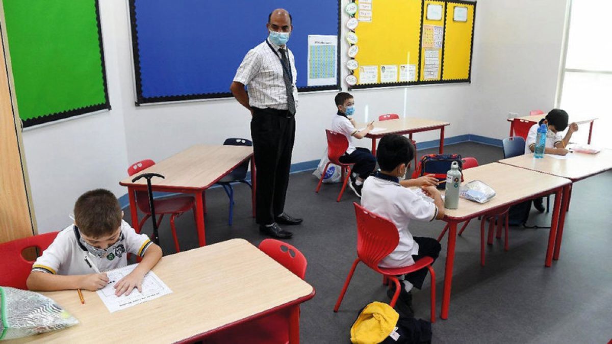 مدرسة عربية نموذجية توفر فرص وظيفية بالكويت
