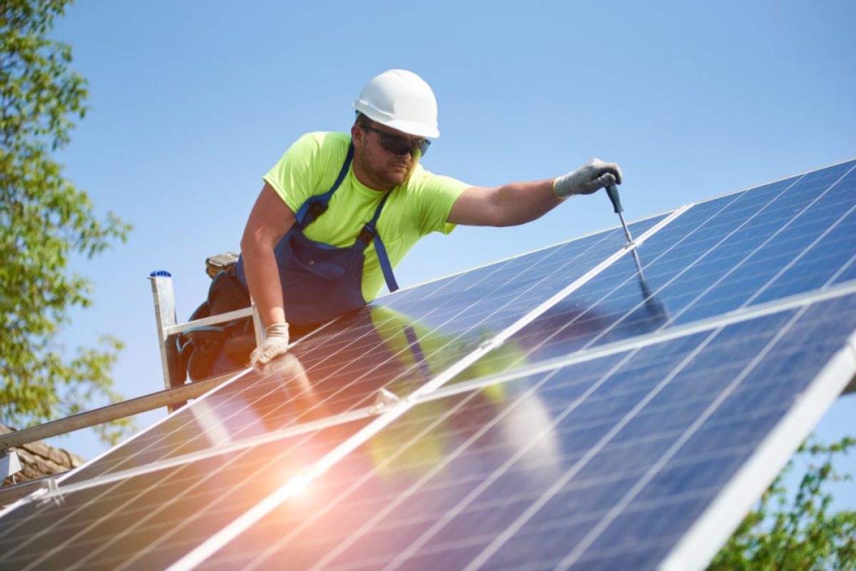 شركة ركاز هوم وذهب للطاقة الشمسية يوفران فرص وظيفية