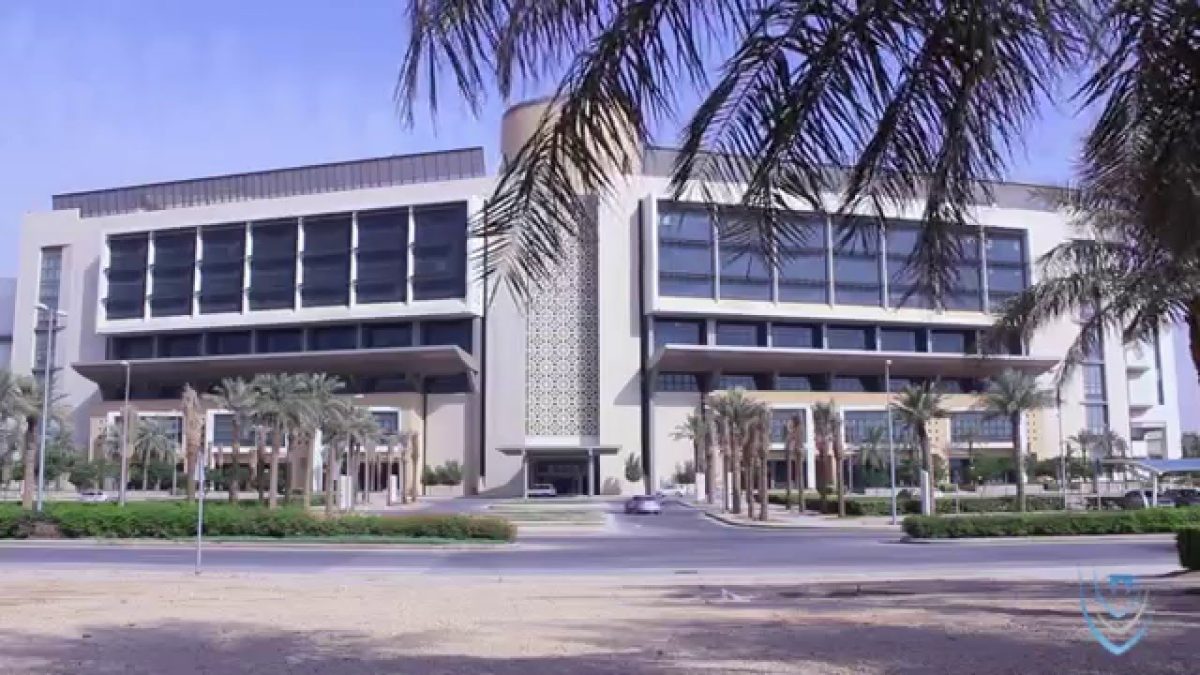 مستشفى الملك عبد الله الجامعي يوفر وظائف صحية وهندسية