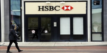 بنك HSBC يعلن عن شواغر وظيفية للعمانيين