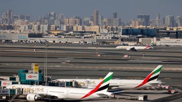 شركة طيران الإمارات توفر وظائف لحملة الثانوية العامة فأعلى