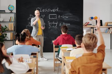 مطلوب مدرسين لمدرسة نموذجية رائدة بالكويت